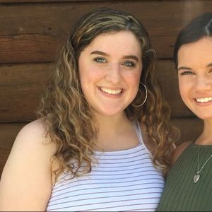 Meet your Posher, Abigail